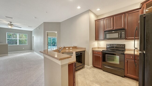 Building Photo - 3671 Parkridge Cir