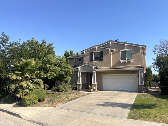 Building Photo - Foxborough Estates - Luxurious 4 bedroom +...