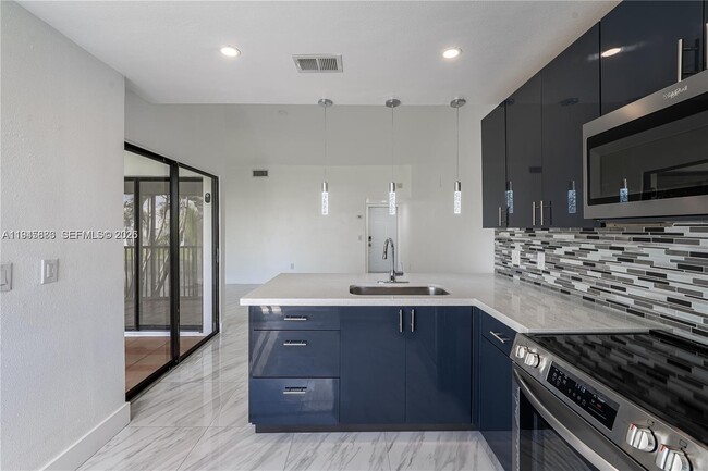 Building Photo - 1031 Adams Ave