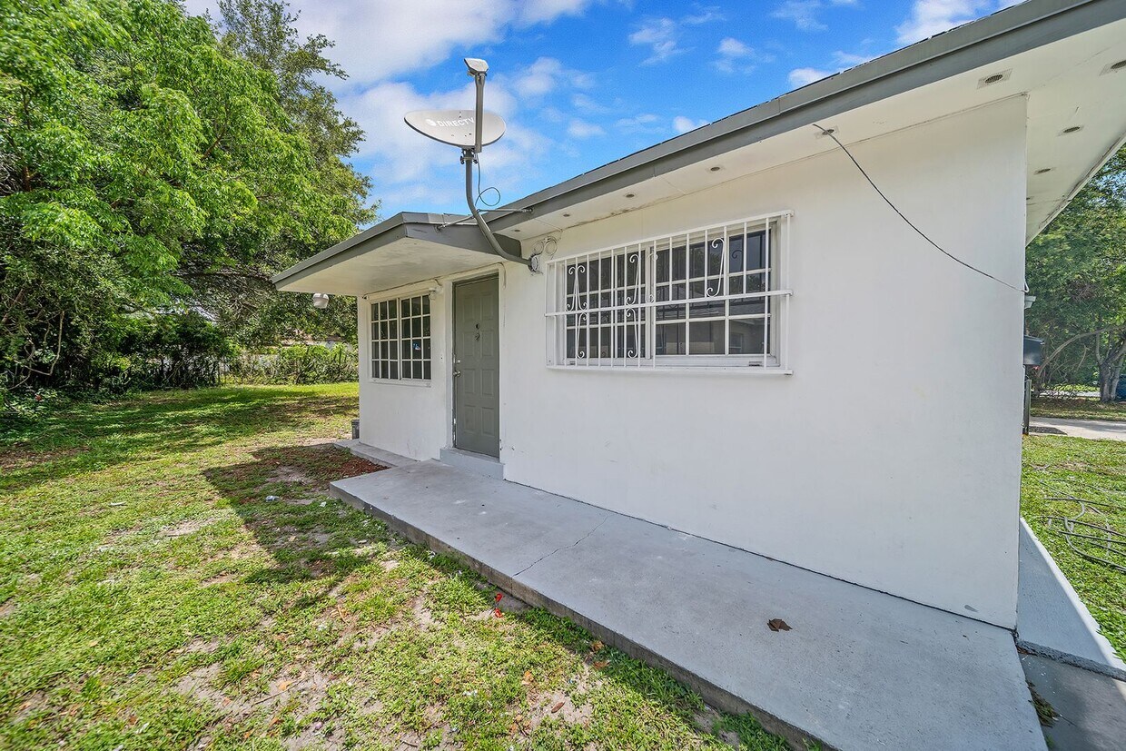 Primary Photo - 2125 NW 91st St