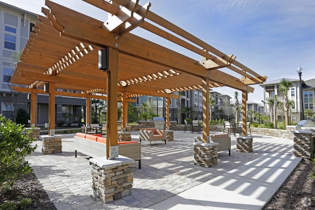 Building Photo - Lux at Sorrel