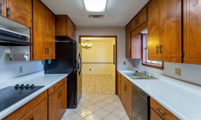 Foto del edificio - 1250 E Common St