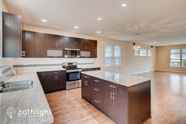 Foto del edificio - 4319 South 10th Street, Tacoma, WA, 98405