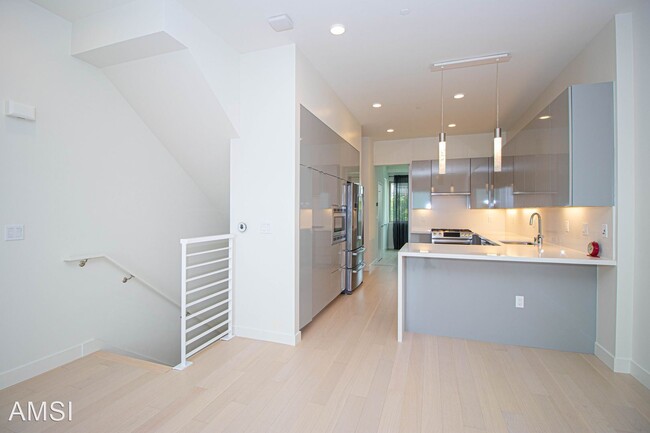 Building Photo - 3 br, 2.5 bath House - 31 Kirkwood Ave