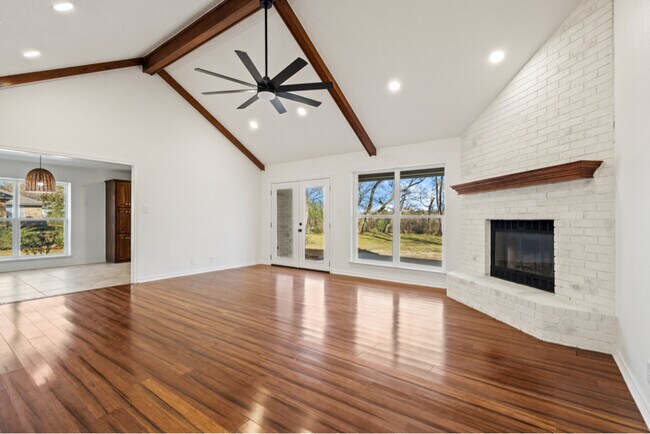 Foto del edificio - 170 N Meadowbrook Dr