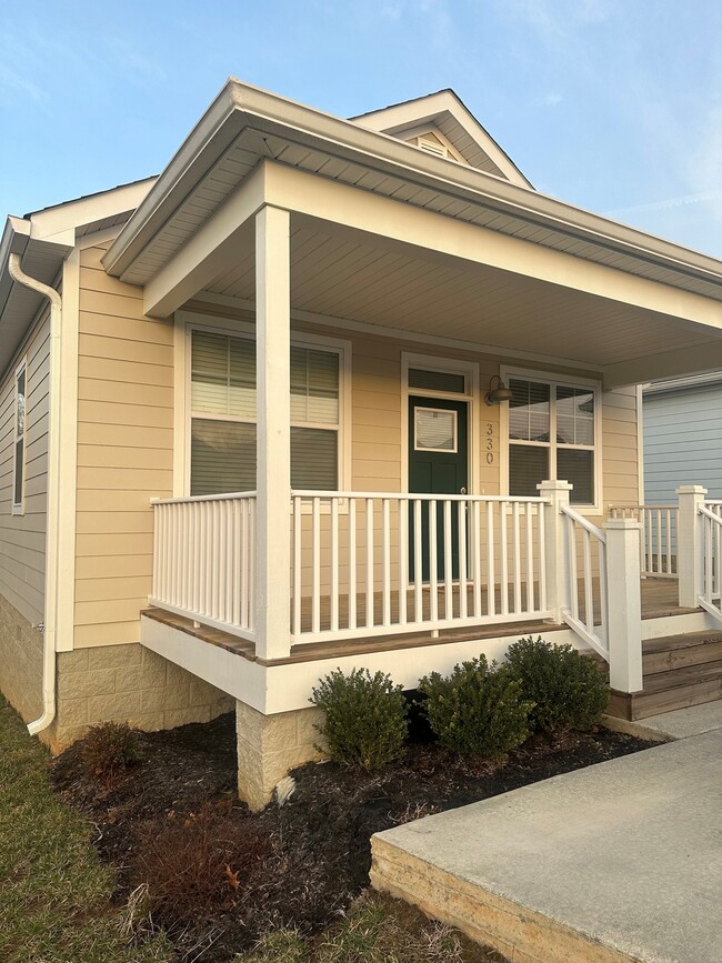 Building Photo - 330 Hemlock Cir