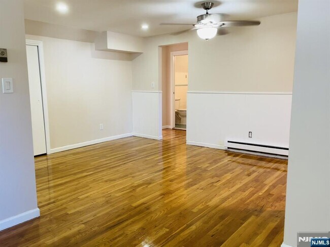 Foto del edificio - 411 Elm St