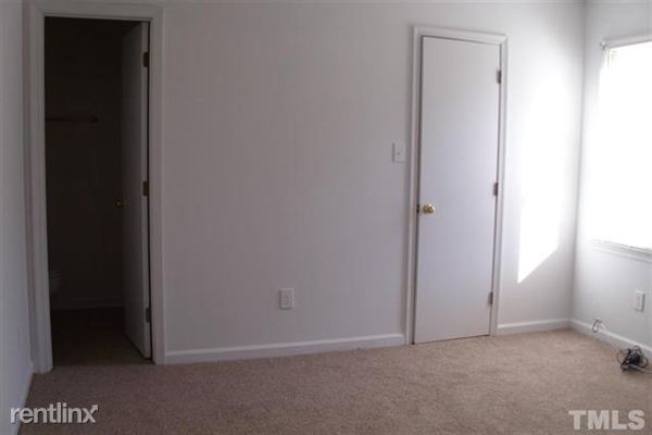 Fotografía del edificio - 8020 Baybark Cir