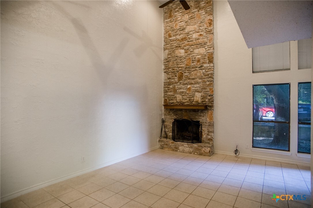 Foto principal - 813 Old Ranch Rd 12