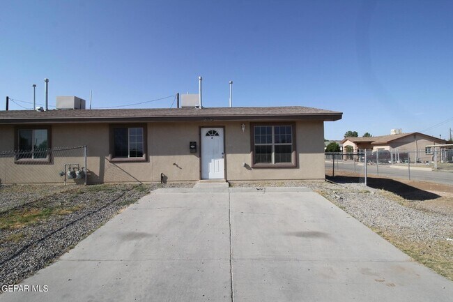 Foto del edificio - 9145 Begonia Pl