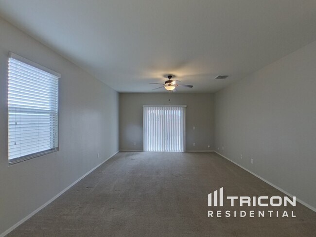 Foto del edificio - 17030 N Rosemont St