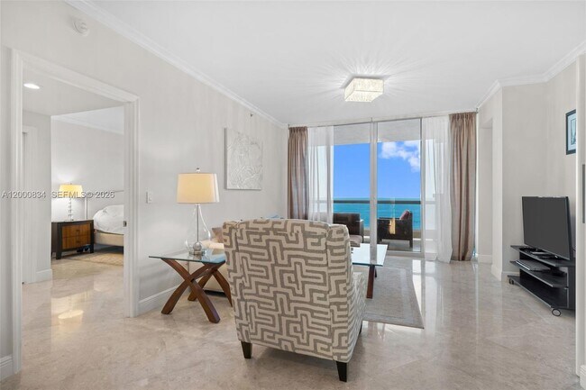 Foto del edificio - 17875 Collins Ave