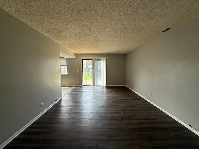 Foto del edificio - 4564 Whitney Dr