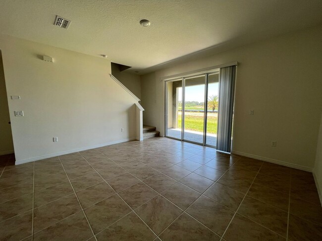 Building Photo - 1065 Blue Jay Dr