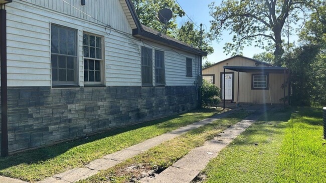 Foto del edificio - 3220 Shannon Ave