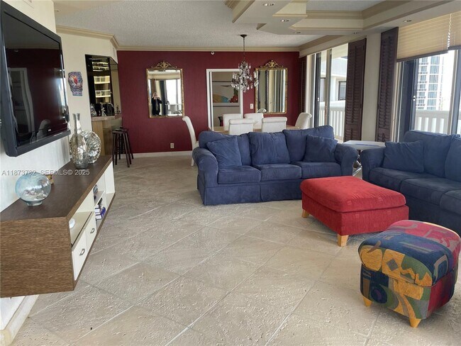 Foto del edificio - 3000 Island Blvd