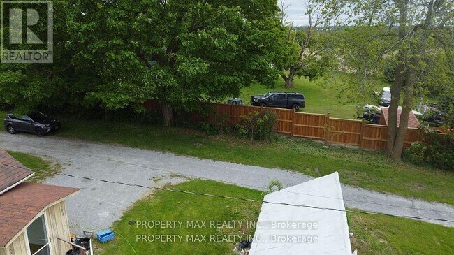Building Photo - 5363 Davis Dr