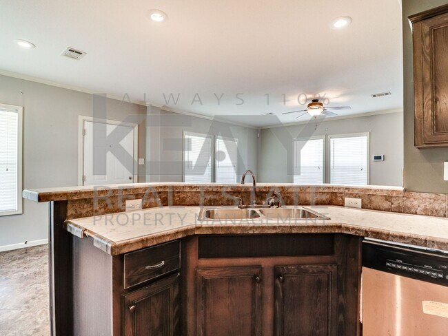 Building Photo - COMING SOON! Charming 3 bedroom home in Lafayette!