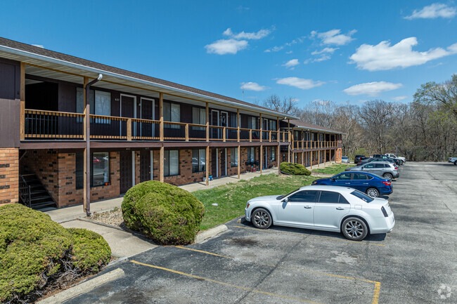 Alternate Image - Raintree Apartments