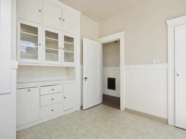 Interior Photo - 472 Union St