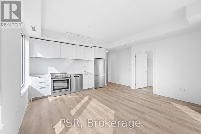 Photo du bâtiment - 101 Roehampton Ave