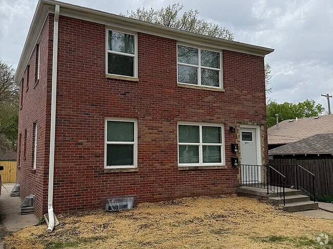 Building Photo - 221 N 33rd St