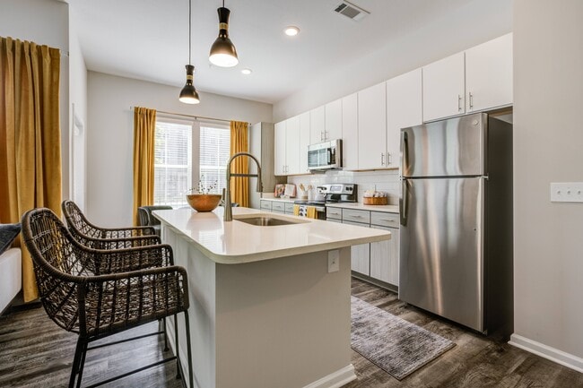 Building Photo - Century University City