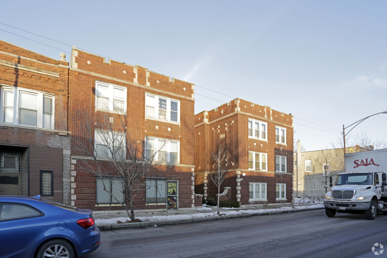 Building Photo - 3848 W Grand Ave