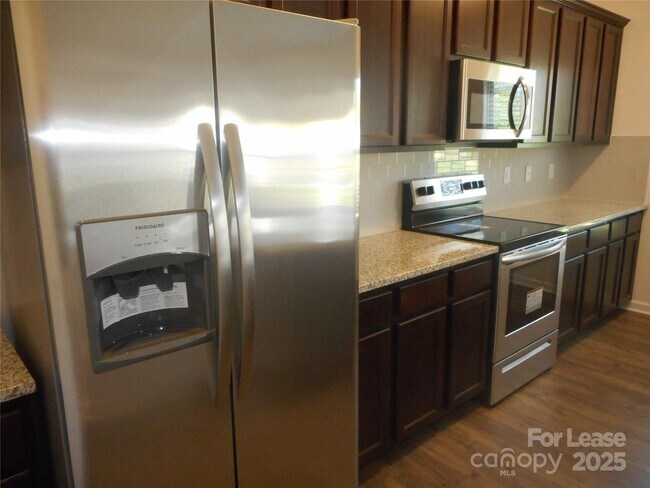 Foto del edificio - 9339 Arbor Creek Dr