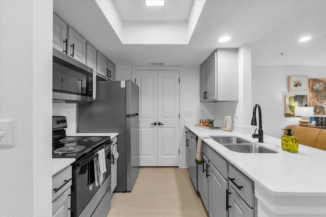 Building Photo - The Monte