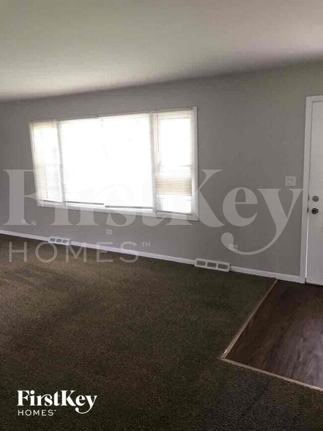 Foto del edificio - 2S383 Riverside Ave