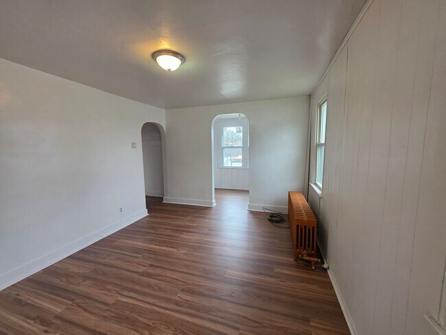 Foto del edificio - 703 1/2 Waddell Ave
