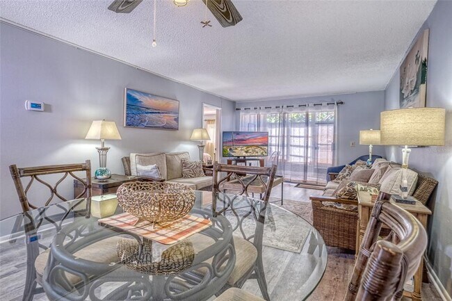 Foto del edificio - 13714 Mission Oaks Blvd