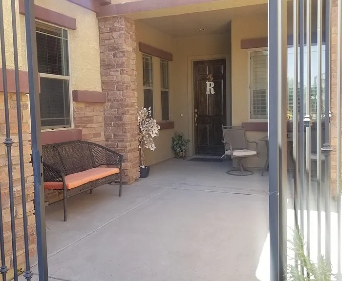 Building Photo - Beautiful 4-bedroom 3 bath home