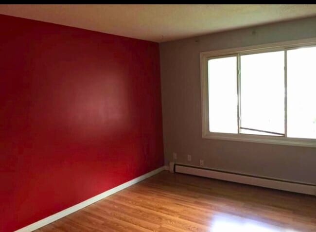 Building Photo - Unit For Rent