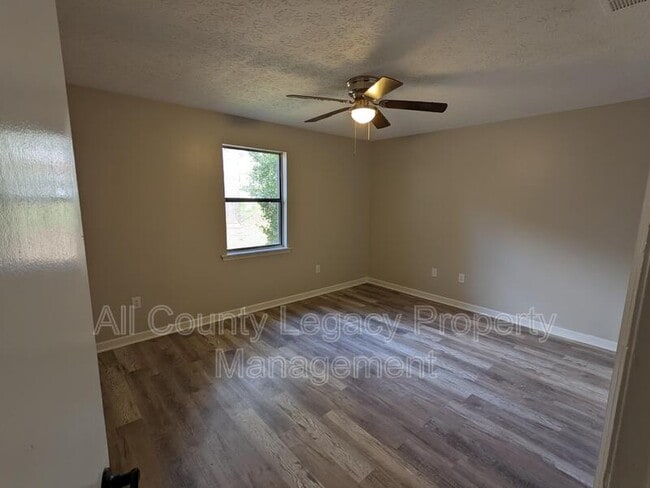 Building Photo - 241 Windy Hill Way