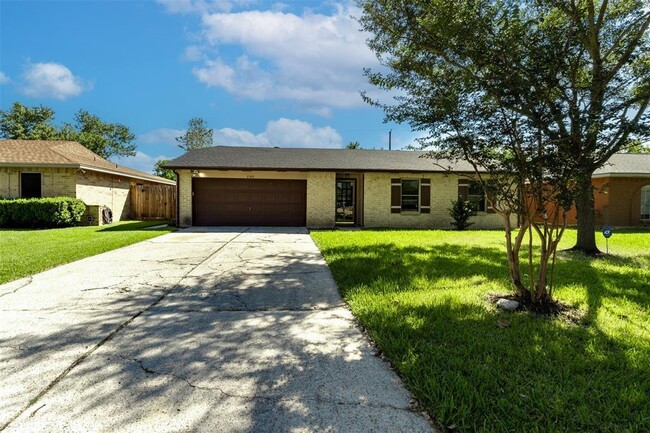 Foto del edificio - 2105 Meadowlark Ln