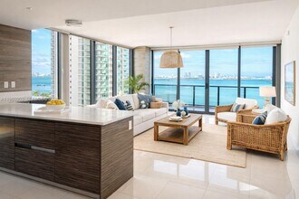 Building Photo - 460 NE 28th St