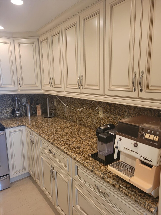 Foto del edificio - 2401 S Ocean Dr