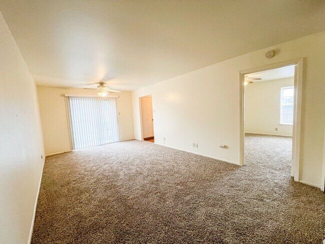 Building Photo - 8058 Broadway St. Unit U251 San Antonio, T...