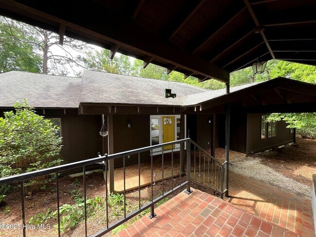 Foto del edificio - 1010 Monticello Dr