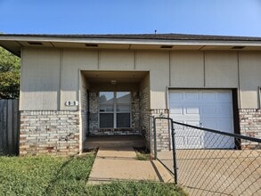 Building Photo - 945 SW 98th St