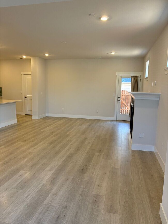 Foto del edificio - Beautiful Four-Bedroom Home in Wilsonville...