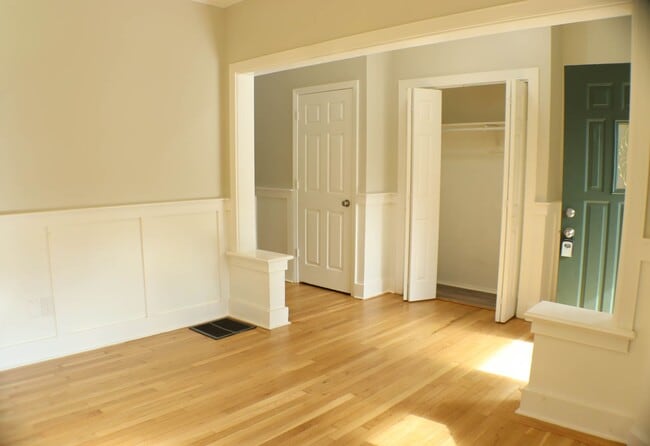 Photo - 235 Starr St Apartment