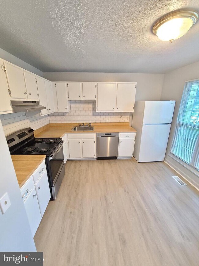 Building Photo - 1826 Hammond Ct