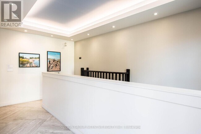 Photo du bâtiment - 306 Essa Rd