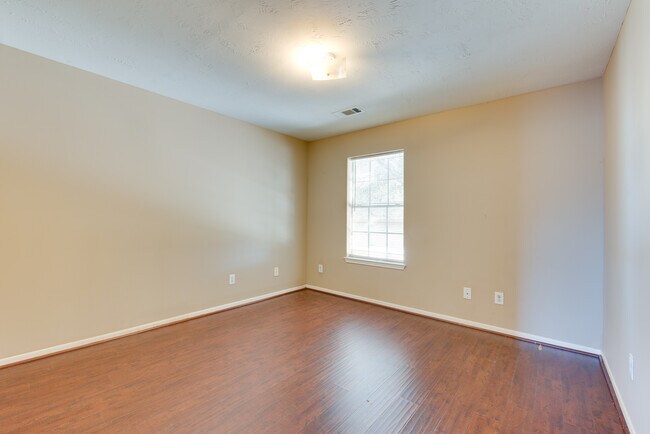 Foto del edificio - 6611 Amberfield Ln