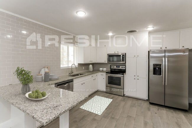 Building Photo - 1507 Granbury St