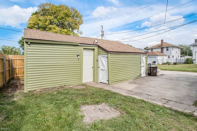 Building Photo - 2 br, 1 bath House - 2112 Delaware St
