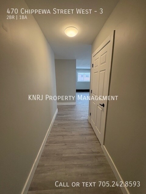 Building Photo - Freshly Updated Two Bedroom Apartments